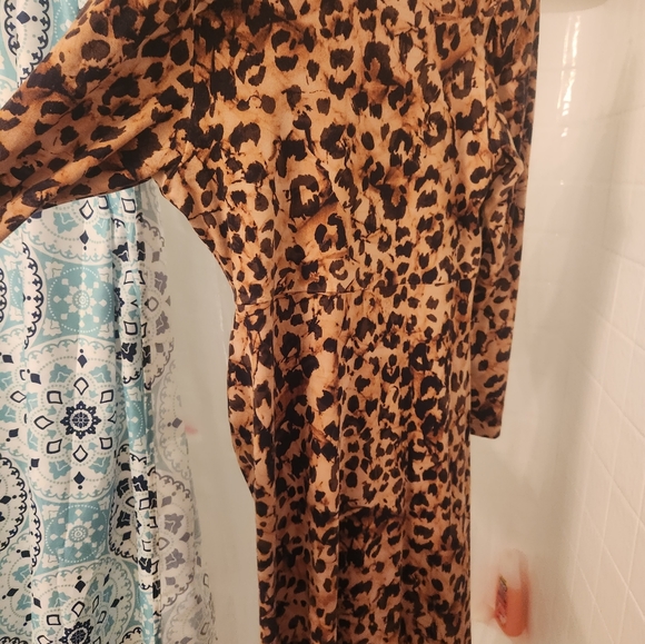 Dress - Picture 3 of 3